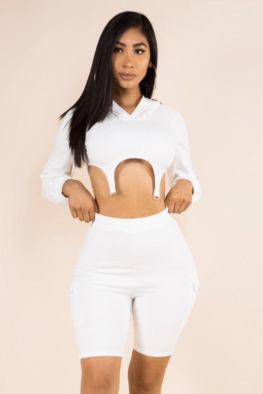 CROPPED HOODIE TOP AND POCKETS BERMUDA PANTS SET